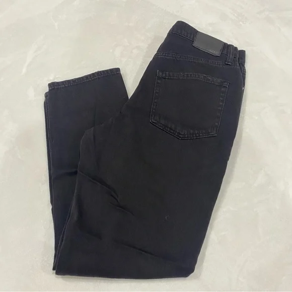 AERO NWT Women’s High-Rise Distressed Mom Jeans - black, size 8 - Picture 6 of 13